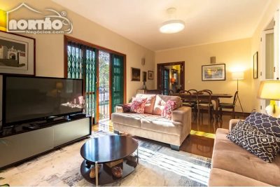 Casa, 3 quartos, 310 m² - Foto 1