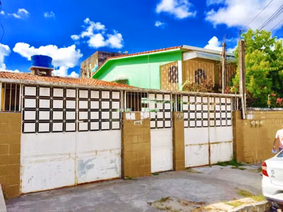 Casa, 3 quartos, 212 m² - Foto 1