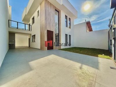 Casa, 3 quartos, 232 m² - Foto 1