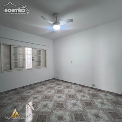 Casa, 4 quartos, 240 m² - Foto 3