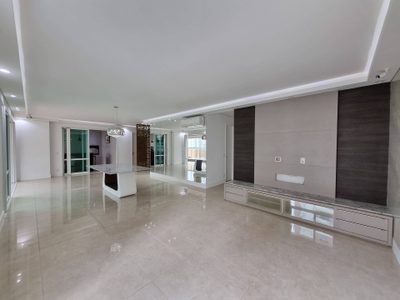 Apartamento, 3 quartos, 236 m² - Foto 3