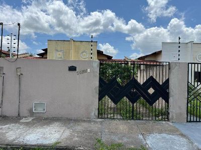 Casa, 2 quartos, 396 m² - Foto 1