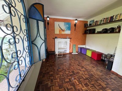 Casa, 3 quartos, 218 m² - Foto 1