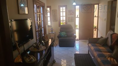 Casa, 4 quartos, 184 m² - Foto 1