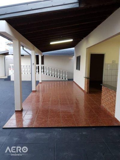 Casa, 6 quartos, 218 m² - Foto 2
