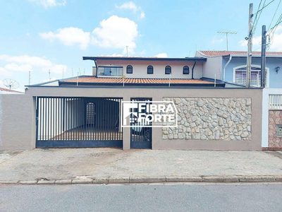 Casa, 4 quartos, 219 m² - Foto 1