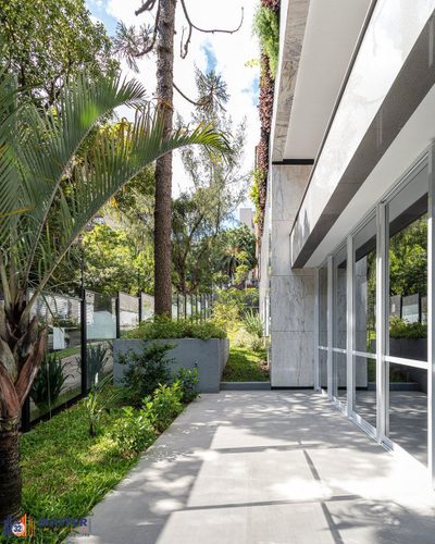 Cobertura, 3 quartos, 209 m² - Foto 2