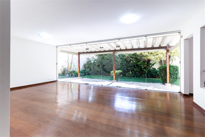Sobrado, 4 quartos, 329 m² - Foto 2