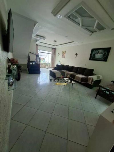 Sobrado, 3 quartos, 215 m² - Foto 1