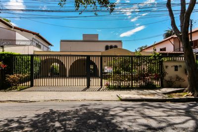 Casa, 4 quartos, 329 m² - Foto 1