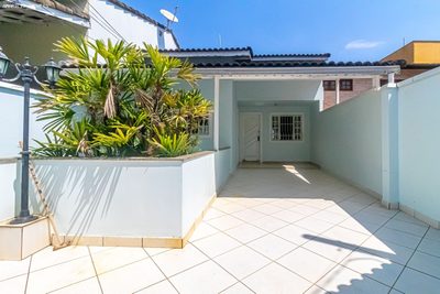 Casa, 3 quartos, 241 m² - Foto 1