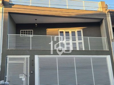 Casa, 3 quartos, 216 m² - Foto 1