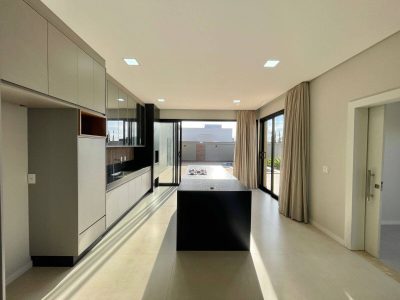 Casa, 3 quartos, 223 m² - Foto 2