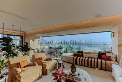 Apartamento, 3 quartos, 260 m² - Foto 1