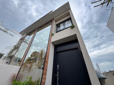 Casa, 3 quartos, 195 m² - Foto 1