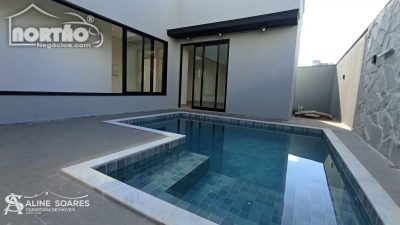Casa, 4 quartos, 225 m² - Foto 2