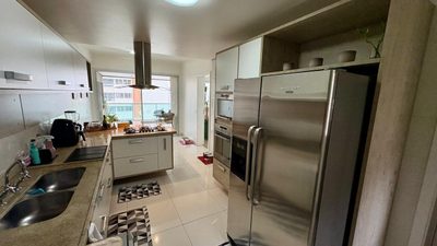 Apartamento, 3 quartos, 198 m² - Foto 2