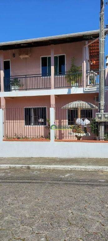 Casa, 3 quartos, 210 m² - Foto 1