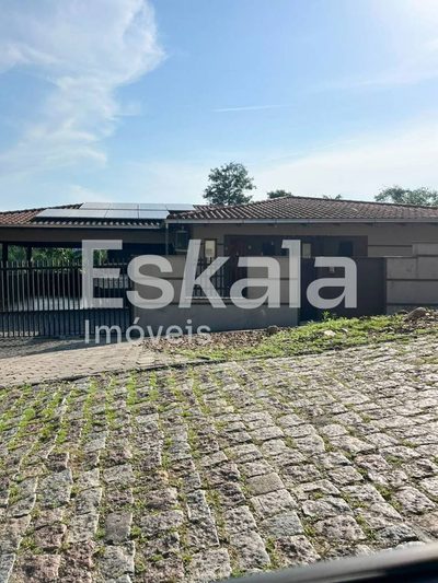 Casa, 4 quartos, 252 m² - Foto 1
