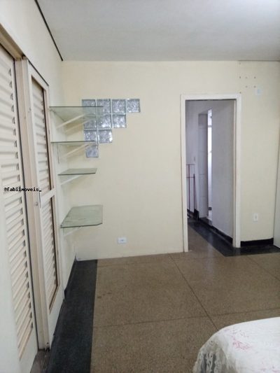 Sobrado, 5 quartos, 228 m² - Foto 2