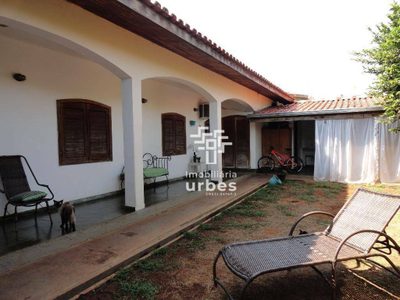 Casa, 3 quartos, 253 m² - Foto 1