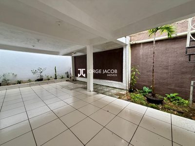 Casa, 1 quarto, 180 m² - Foto 1