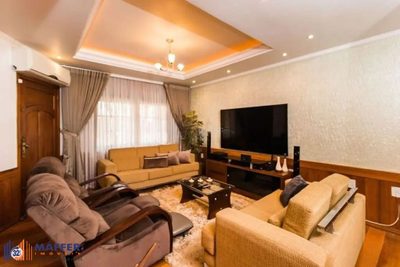 Casa, 3 quartos, 278 m² - Foto 2