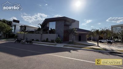 Casa, 4 quartos, 220 m² - Foto 1