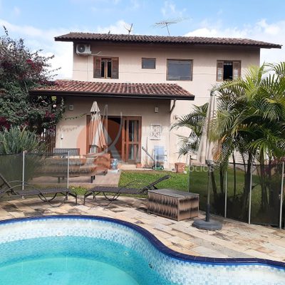 Casa, 3 quartos, 232 m² - Foto 1