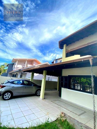 Casa, 3 quartos, 219 m² - Foto 1