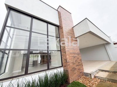 Casa, 3 quartos, 190 m² - Foto 1