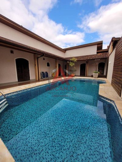 Casa, 4 quartos, 343 m² - Foto 1