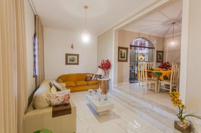 Casa, 4 quartos, 251 m² - Foto 1