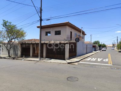Casa, 3 quartos, 257 m² - Foto 4