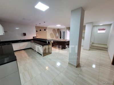 Casa, 3 quartos, 195 m² - Foto 1