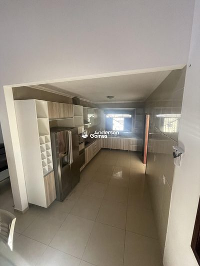 Casa, 4 quartos, 223 m² - Foto 2