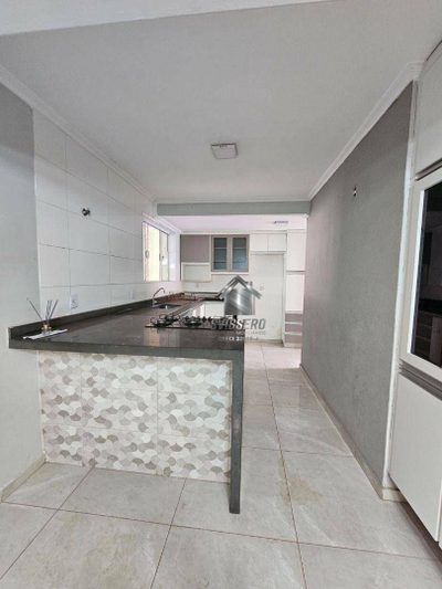 Casa, 4 quartos, 227 m² - Foto 1