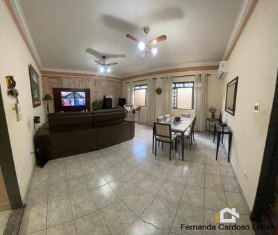 Casa, 3 quartos, 210 m² - Foto 1