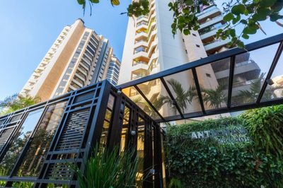 Apartamento, 3 quartos, 245 m² - Foto 1