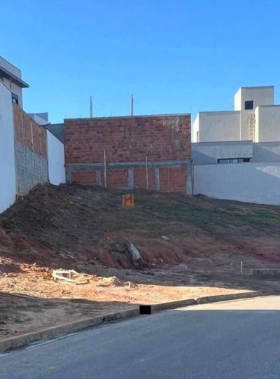 Loteamento e Condomínio, 215 m² - Foto 1