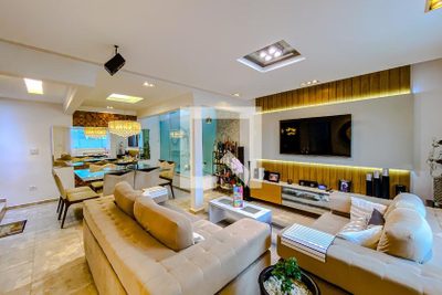 Casa, 3 quartos, 252 m² - Foto 1