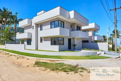 Casa, 4 quartos, 270 m² - Foto 1