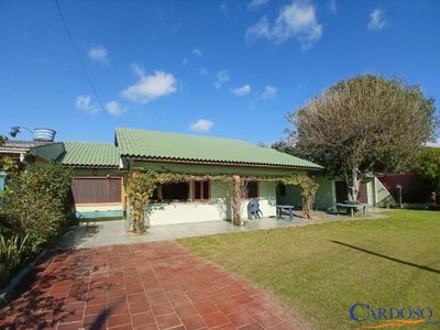 Casa, 4 quartos, 236 m² - Foto 1