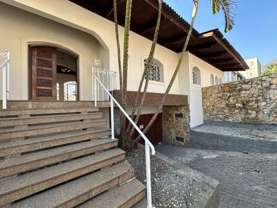 Casa, 4 quartos, 630 m² - Foto 1