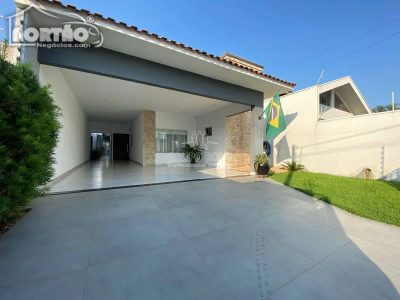 Casa, 3 quartos, 236 m² - Foto 1