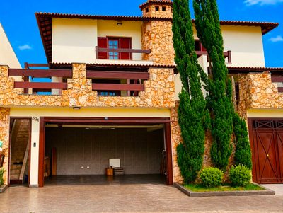 Sobrado, 3 quartos, 274 m² - Foto 2
