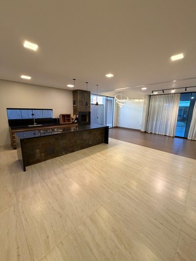 Casa, 3 quartos, 210 m² - Foto 2