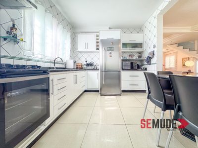 Casa, 4 quartos, 240 m² - Foto 2
