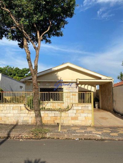 Sobrado, 5 quartos, 201 m² - Foto 1