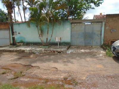 Casa, 2 quartos, 250 m² - Foto 1